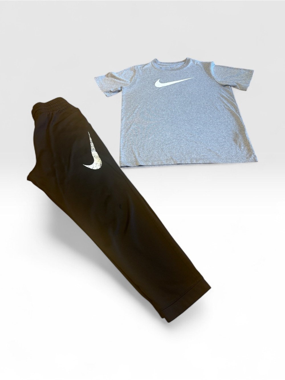 Nike Boys Black Joggers with gray tee all extra large